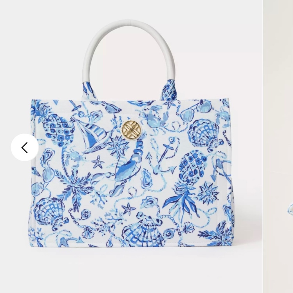 $150 Lilly Pulitzer Adair Tote in  Resort White Barefoot Beachcombers. New